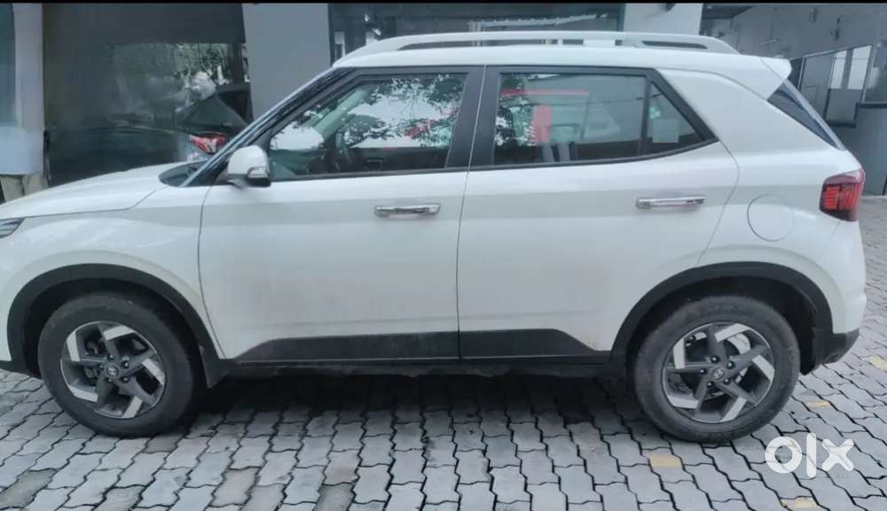 Hyundai Venue 2019 Petrol Well Maintained