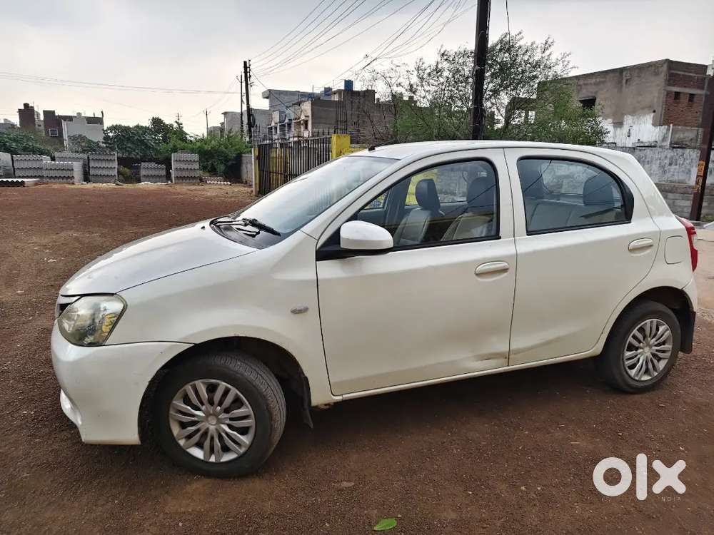Toyota Etios Liva 2015 Petrol Well Maintained