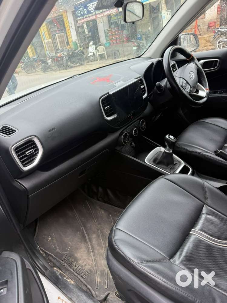 Hyundai Venue Petrol 2019