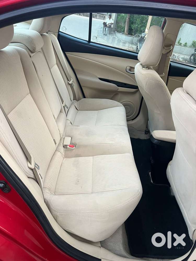 Toyota Yaris V Cvt, 2018, Petrol