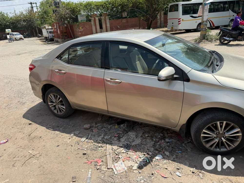 Toyota Corolla Altis 2015 Petrol Well Maintained