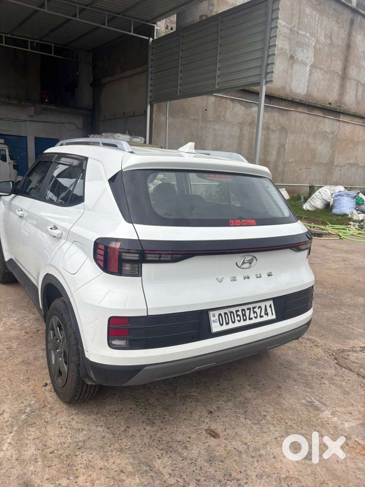 Hyundai Venue Petrol 2025