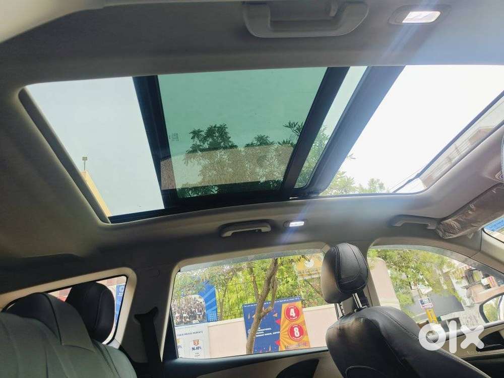Mahindra Xuv700 2.0 Ax 5 Petrol Mt Str, 2022, Petrol