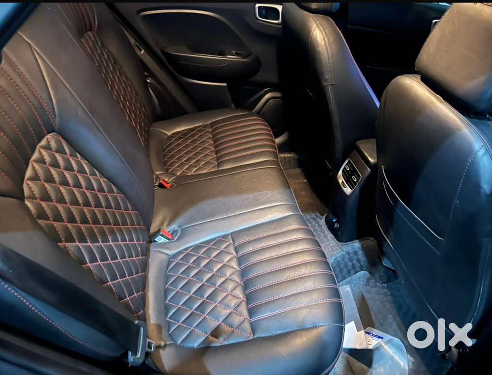 Hyundai Venue 2022 Petrol Well Maintained Complete Service Record