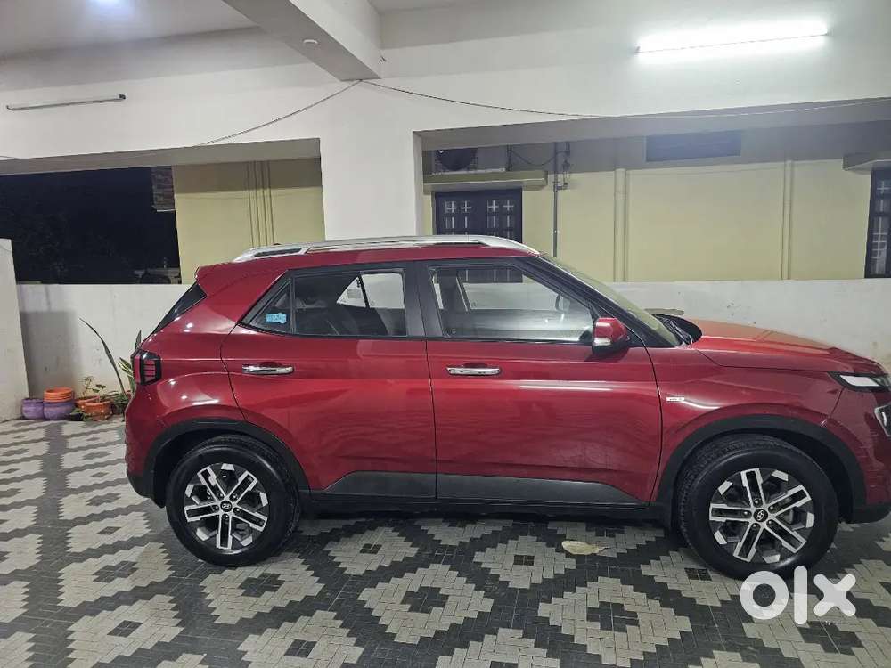 Hyundai Venue 2022 Petrol Well Maintained