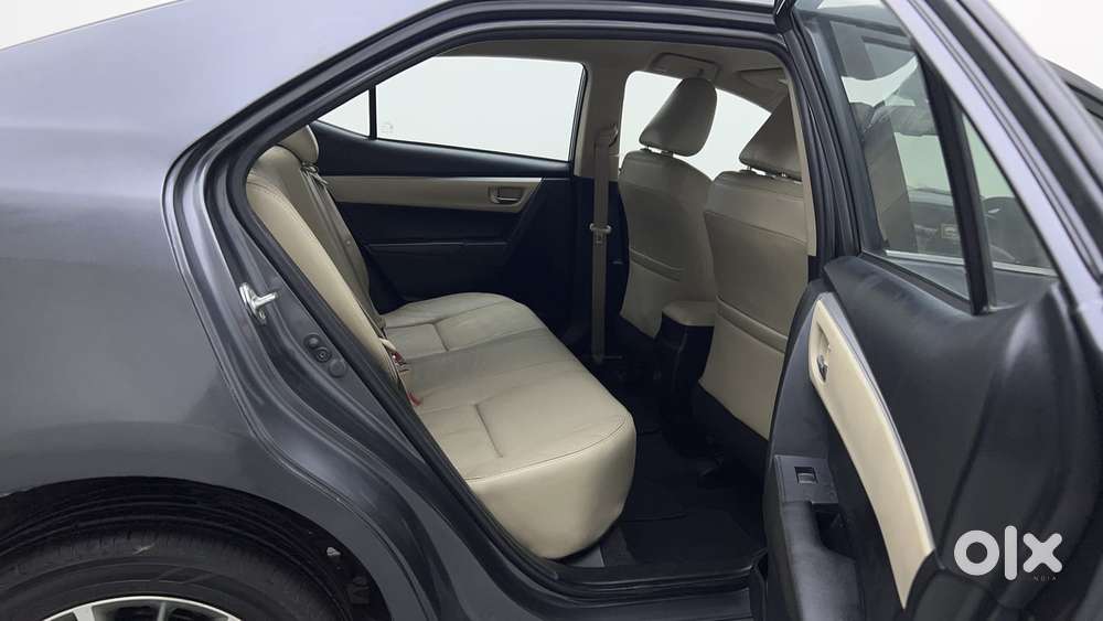 Toyota Corolla Altis 1.8 Gl, 2015, Petrol
