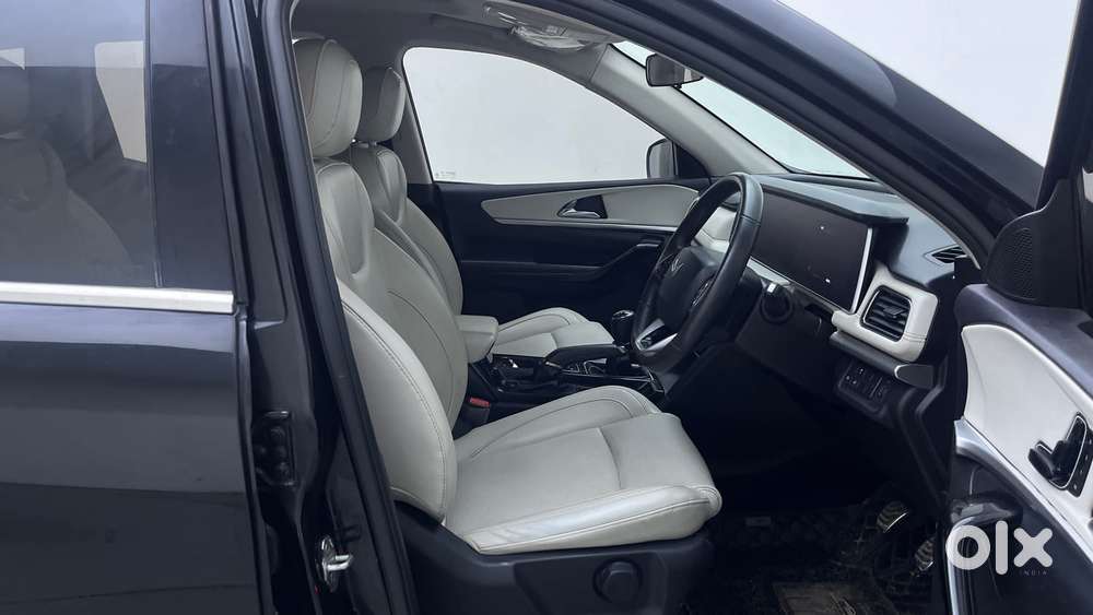 Mahindra Xuv700 2.2 Ax 7 Diesel Mt Str, 2024, Diesel