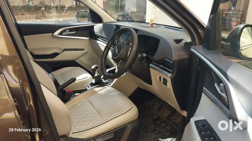 Kia Carens 2022 Petrol 180000 Km Driven