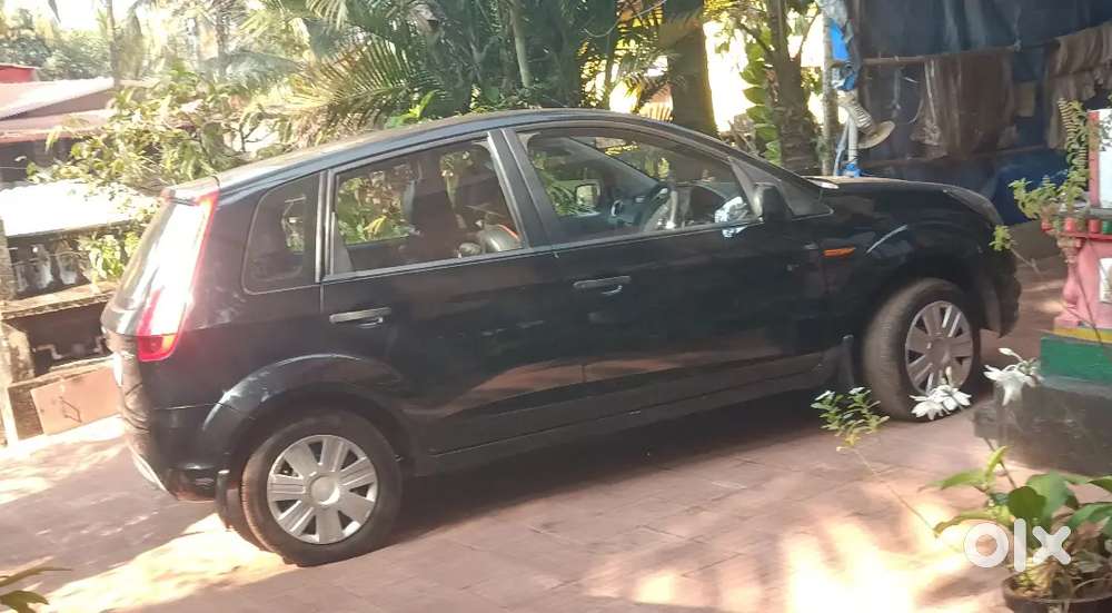 Ford Figo 2011 Petrol 51000km
, Well Maintained.