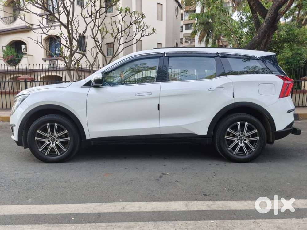 Mahindra Xuv700 2.0 Ax 7 Petrol Mt Str, 2023, Petrol