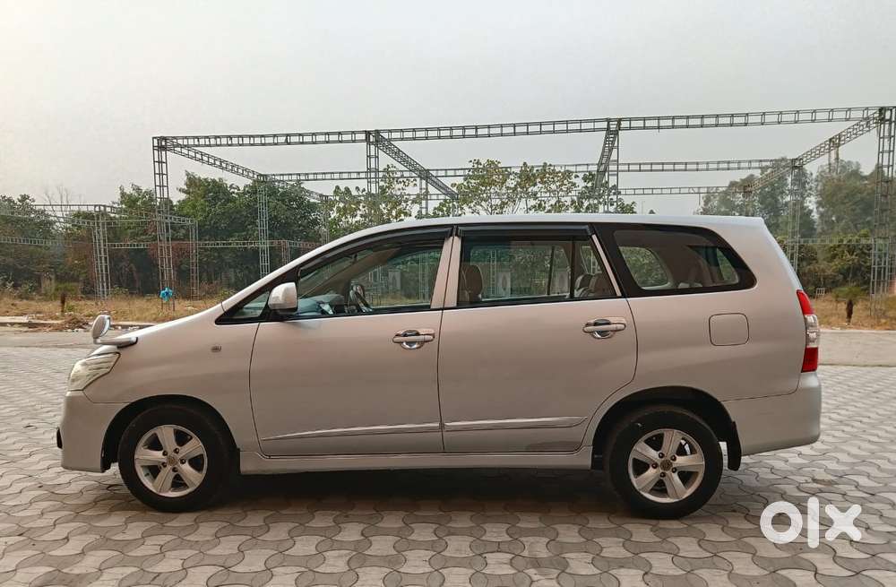 Toyota Innova 2.5 G (diesel) 8 Seater, 2014, Diesel