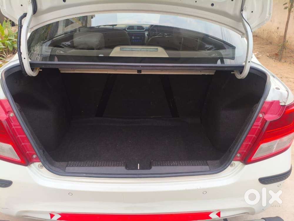 Maruti Suzuki Dzire 1.2 Vxi, 2024, Petrol