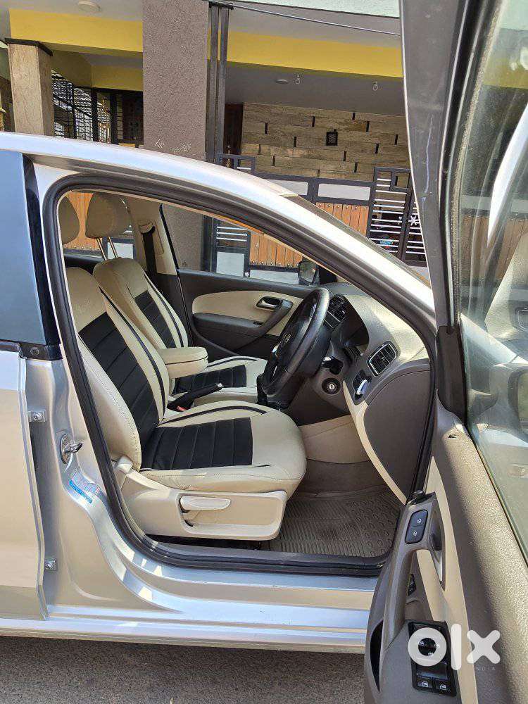 Volkswagen Vento 2010-2013 Petrol Highline, 2011, Petrol