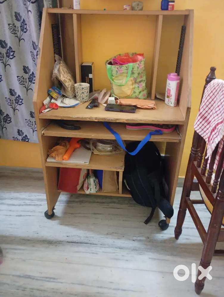 CPU table wood