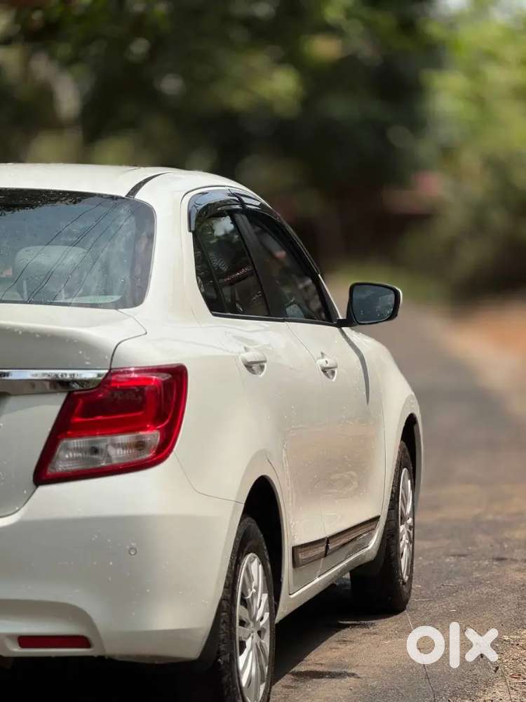 Maruti Suzuki Dzire 2022 Petrol 26700 Km Driven