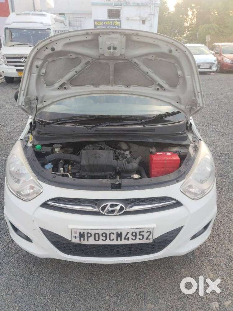 Hyundai I10 Sportz, 2013, Petrol
