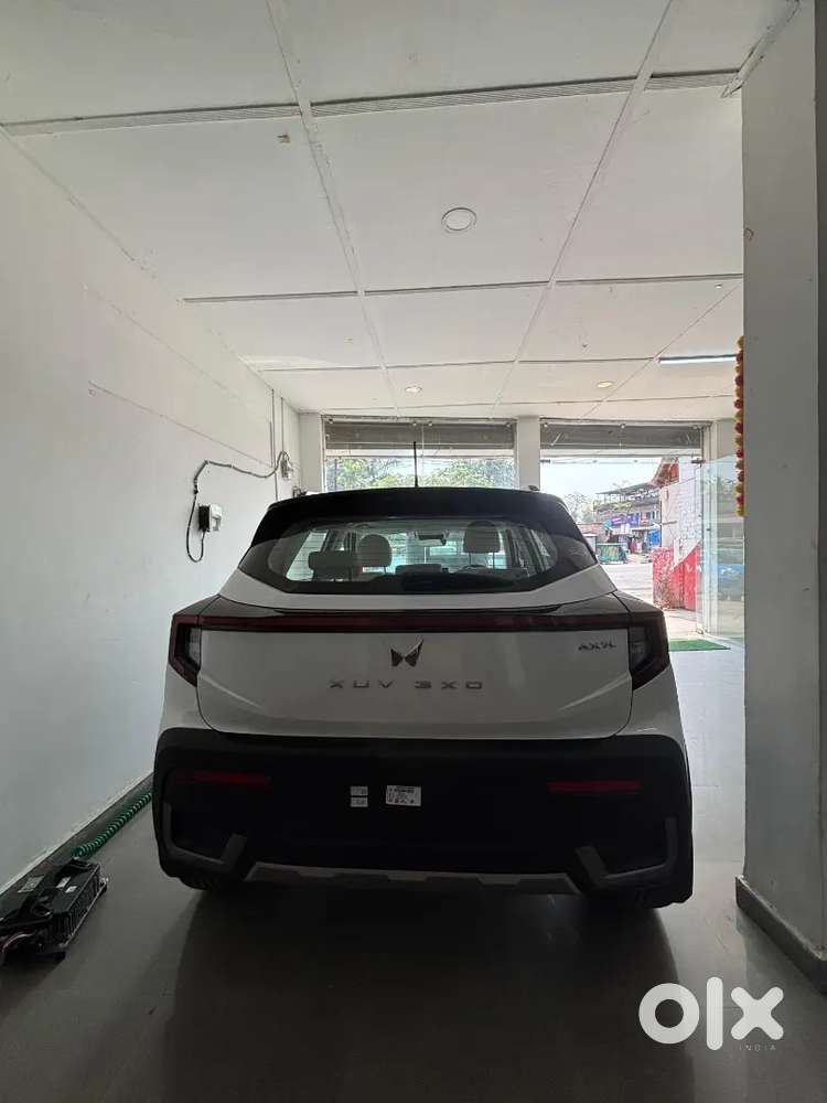 All Type Of Mahindra Cars Available On Our Showroom , Jakhalabandha