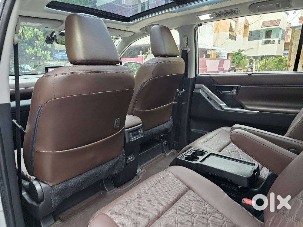 Toyota Innova Hycross 2.0 Zx Hybrid 7 Str, 2024, Petrol
