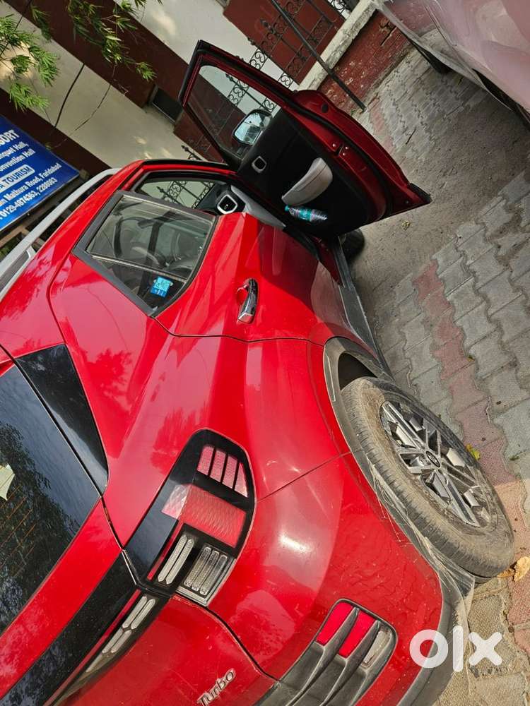 Hyundai Venue Petrol 2024