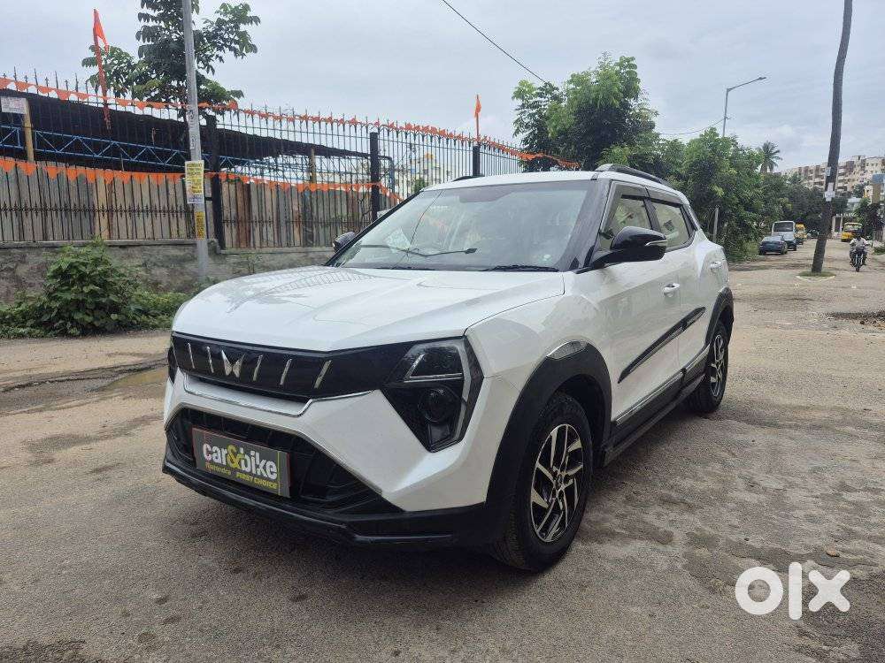 Mahindra Xuv 3xo Ax5 Pm Mt, 2024, Petrol