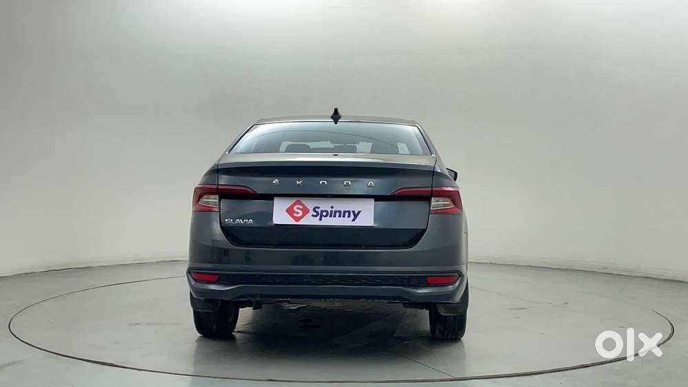 Skoda Slavia Ambition 1.0l Tsi At, 2022, Petrol