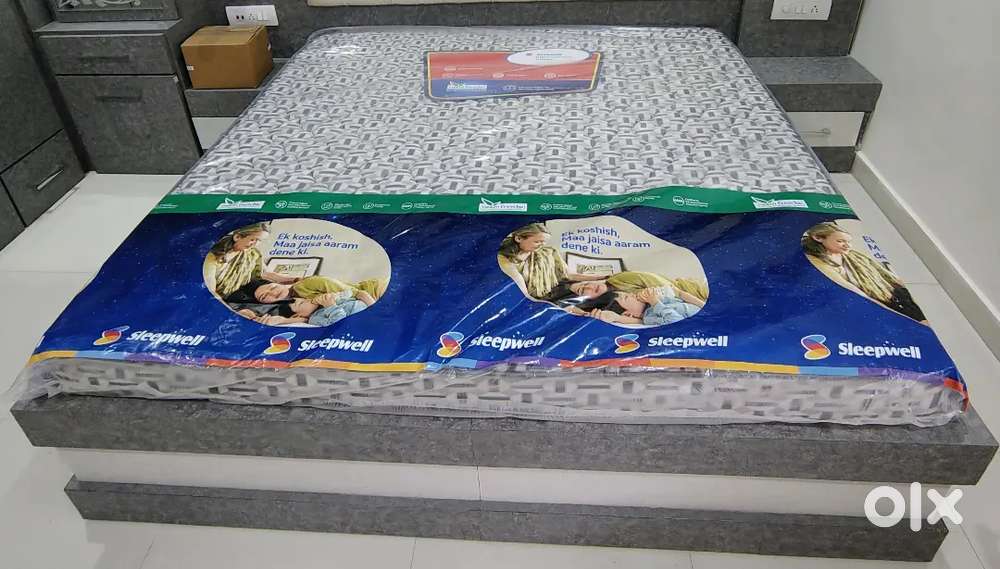 Sleepwell mattress (Queen Size)