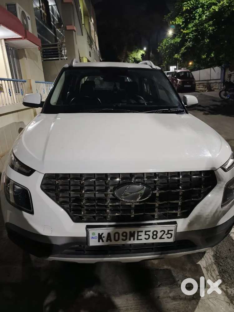 Hyundai Venue 2019 Petrol 64000 Km Driven