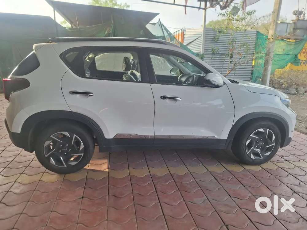 Kia Sonet 2025 Petrol 700 Km Driven Urgent Sell