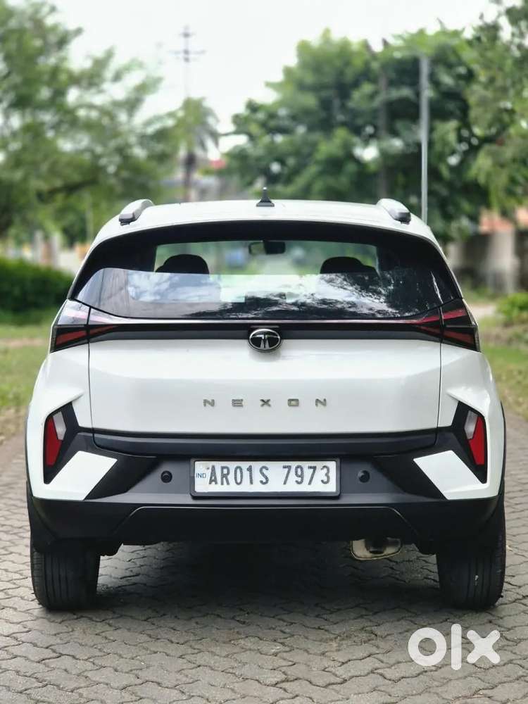 Tata Nexon Smart Plus1.2 Revotron Petrol 5 Mt, 2024, Petrol