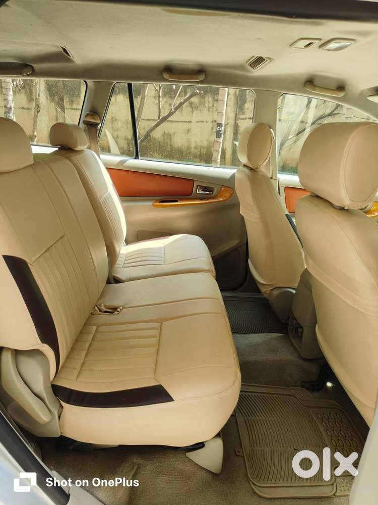 Toyota Innova 2.5 Vx 8 Str Bs-iii, 2010, Diesel