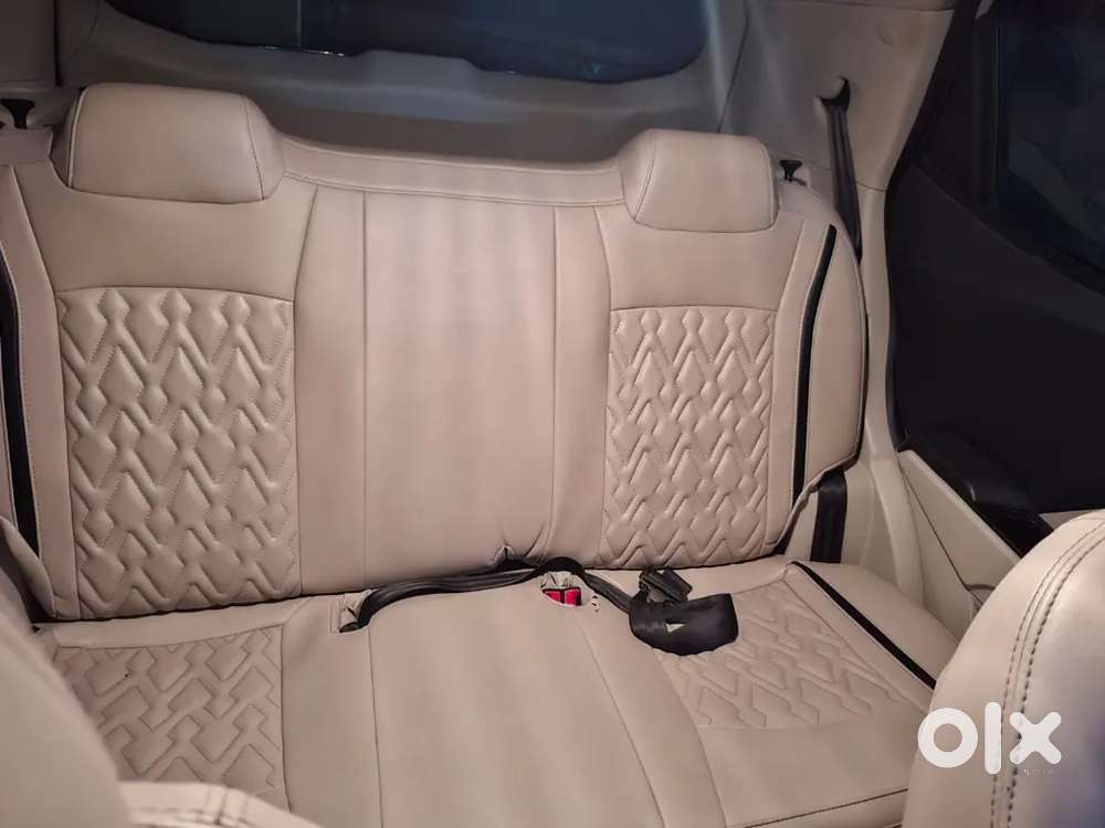 Mahindra Xuv300 2024 Petrol Well Maintained