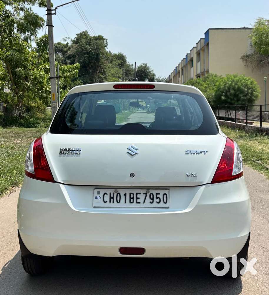 Maruti Suzuki Swift Vxi Optional, 2015, Petrol