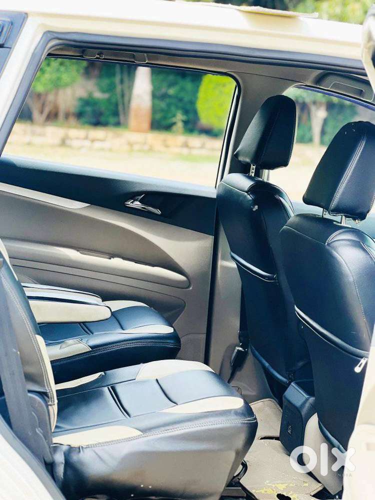 Mahindra Marazzo M6, 2018, Diesel
