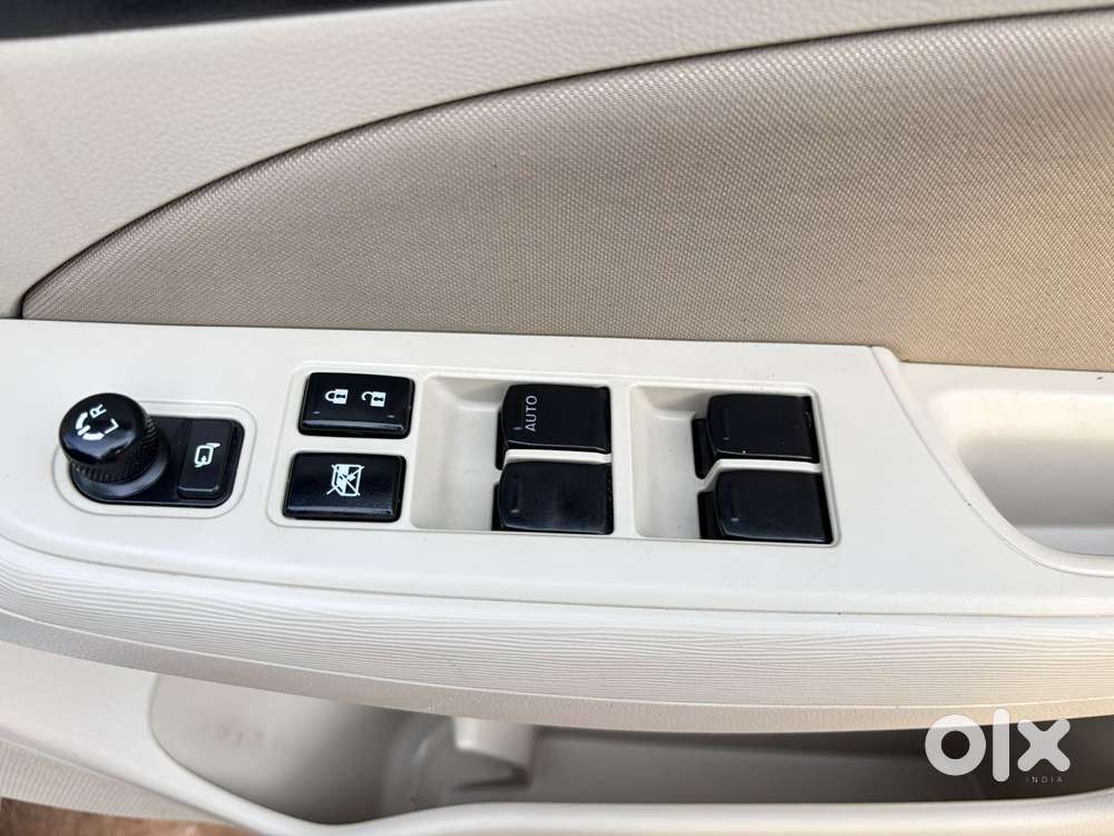 Maruti Suzuki Swift Dzire Vxi Optional, 2023, Petrol