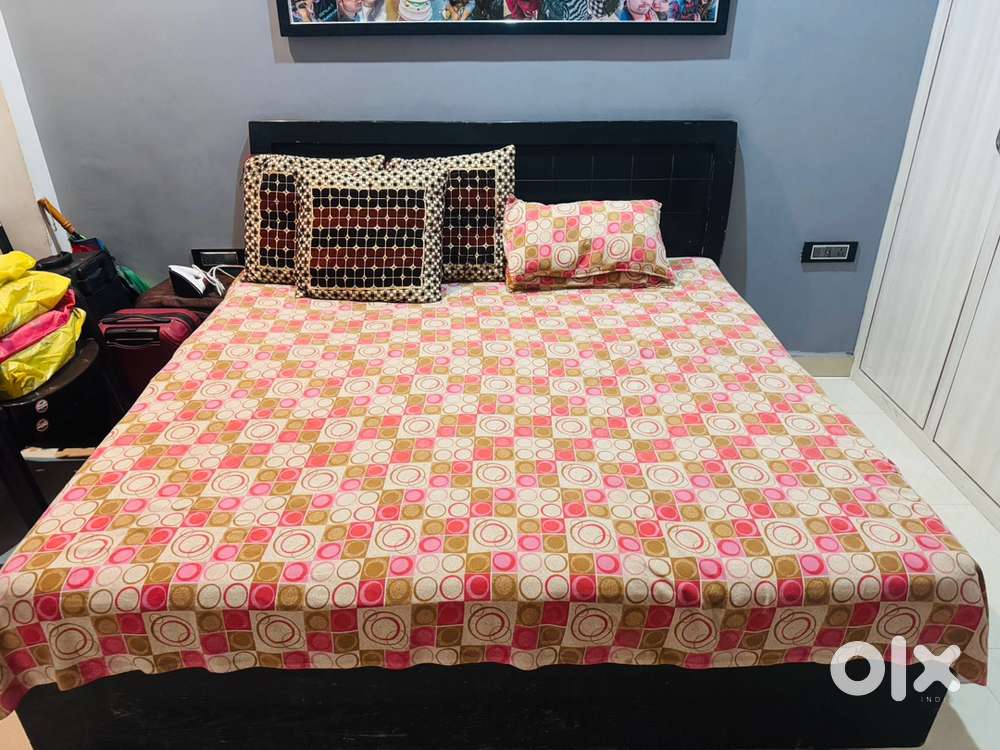 2 king size double bed & 5 seater sofa