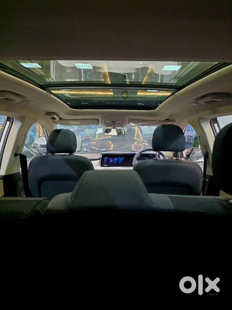 Mahindra Xuv700 2.2 Ax 5 Diesel At 7 Str, 2024, Diesel