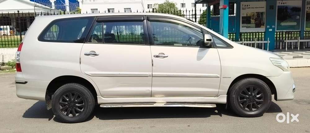 Toyota Innova 2.5 V 8 Str, 2013, Diesel