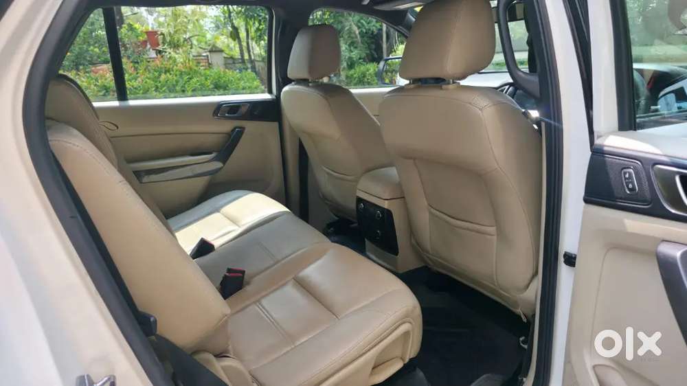 Hr 26 Ford Endeavour 2017 Titanium 3.2 Full Showroom Record