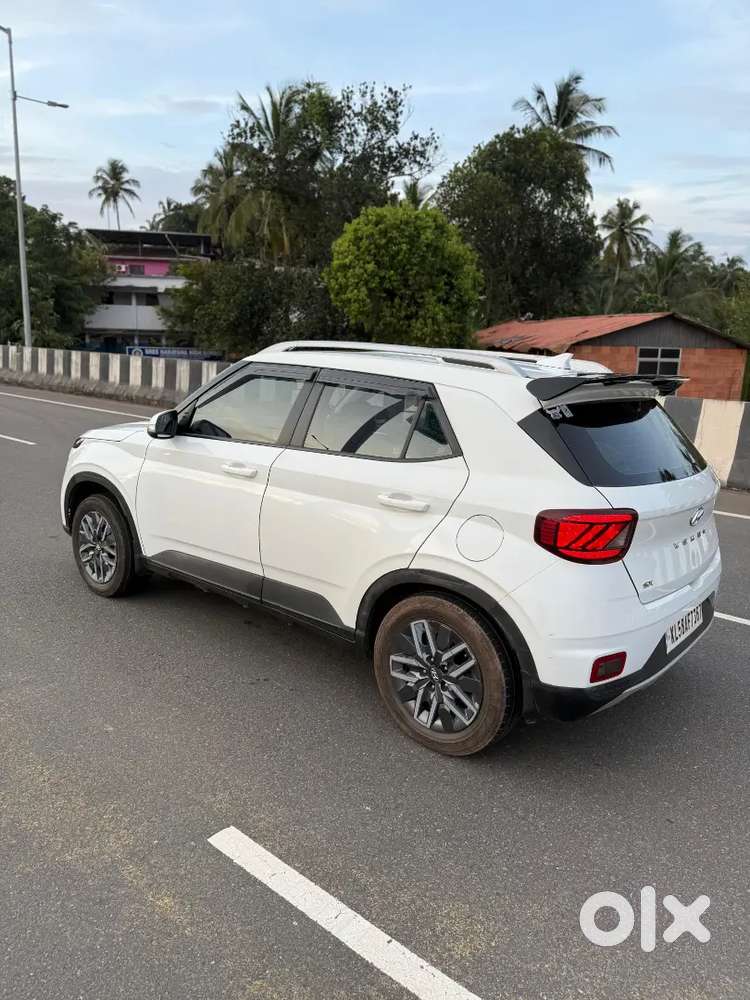 Hyundai Venue Diesel Manual 2022 With Sunroof
