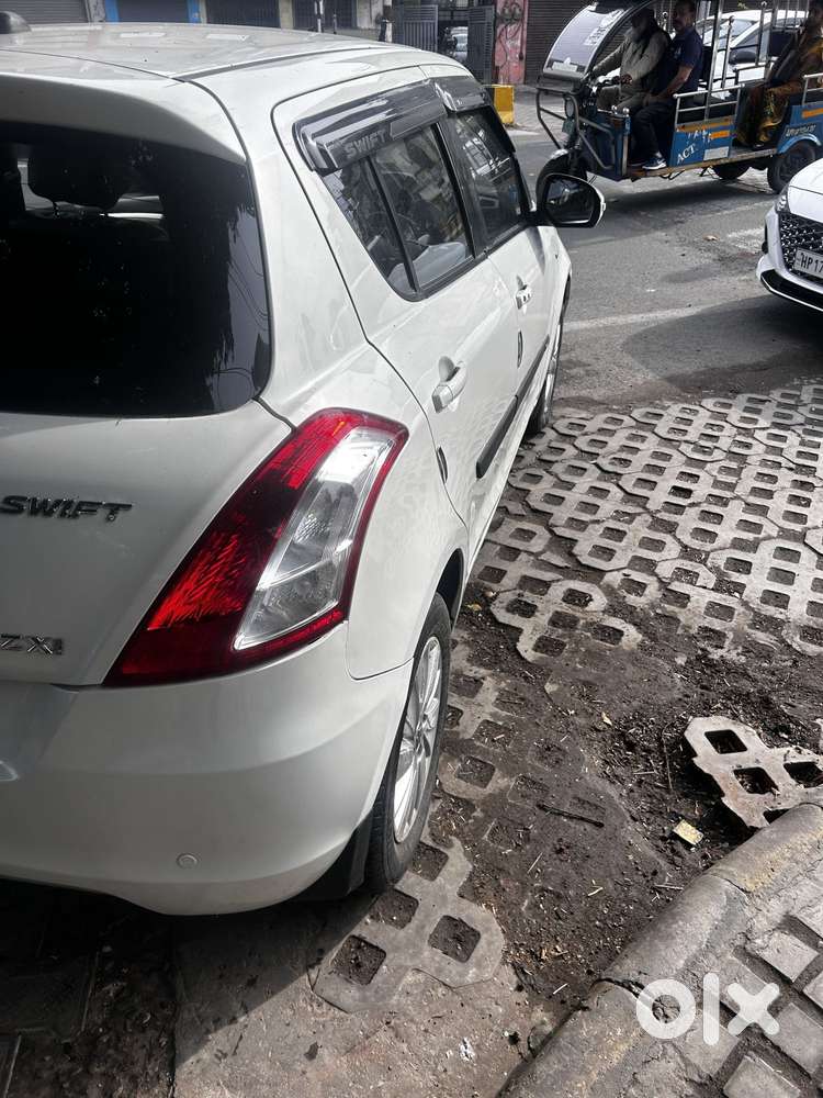 Maruti Suzuki Swift Vvt Zxi, 2017, Petrol