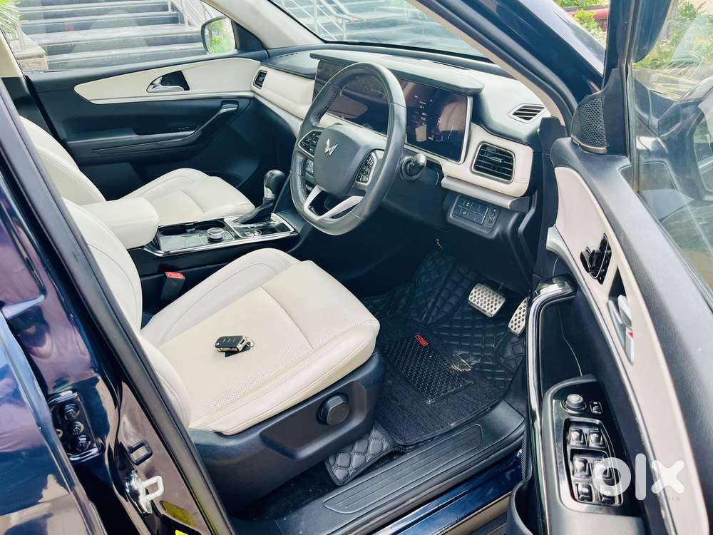 Mahindra Xuv700 2.2 Ax 7 Diesel At Luxury Pack Str, 2022, Diesel