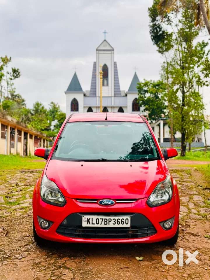Ford Figo Petrol Titanium, 2010, Petrol