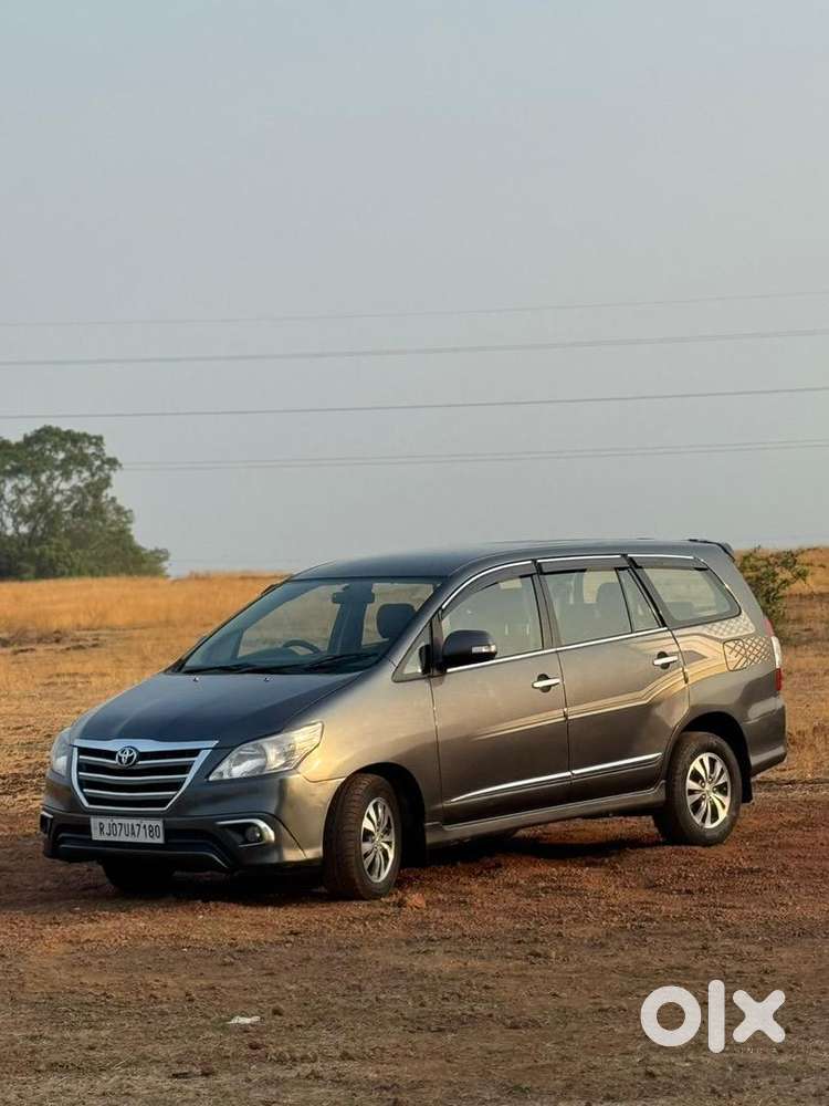 Toyota Innova 2015