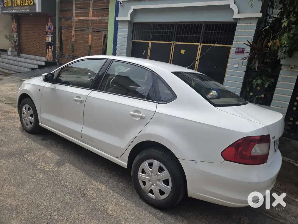 Skoda Rapid 1.6 Active 2012