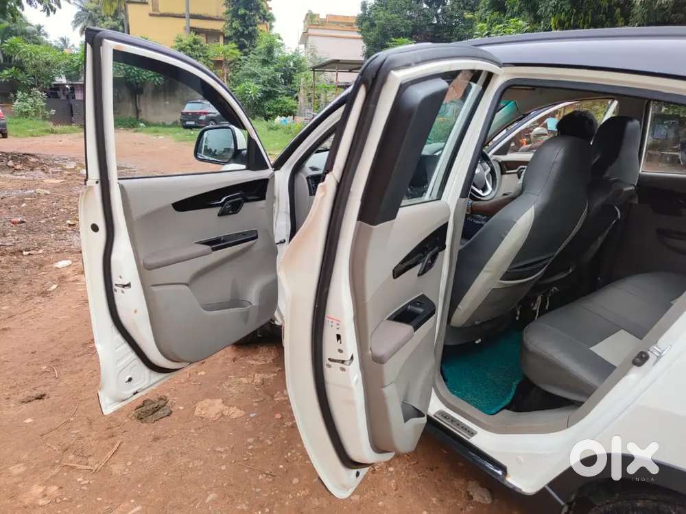 Mahindra Kuv100 Nxt 2017 Petrol 50000 Km Driven