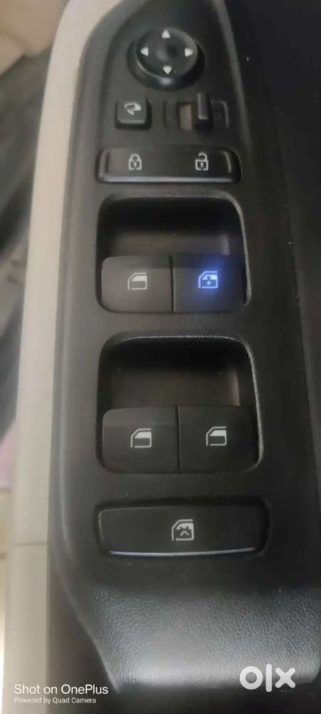 Hyundai Venue Petrol Manual 2024