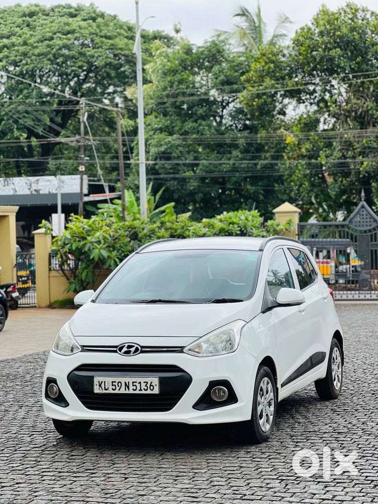 Hyundai Grand I10 Sportz, 2016, Petrol