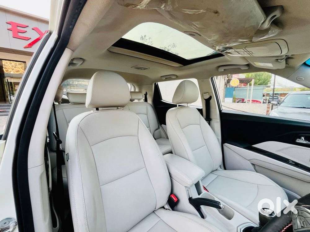 Mahindra Xuv300 W8 Option, 2020, Petrol