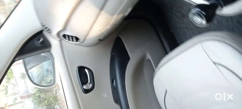 Touch Screen Player Reverse Camera Well Maintained Car