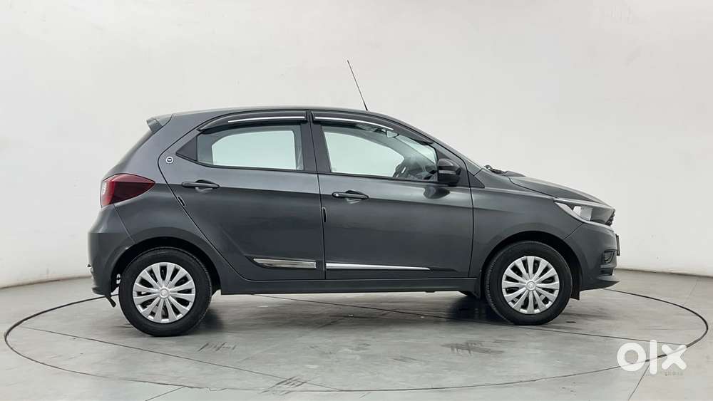 Tata Tiago 1.2 Revotron Xt Option, 2024, Petrol